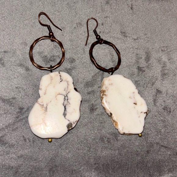 Stone earrings - Picture 2 of 2